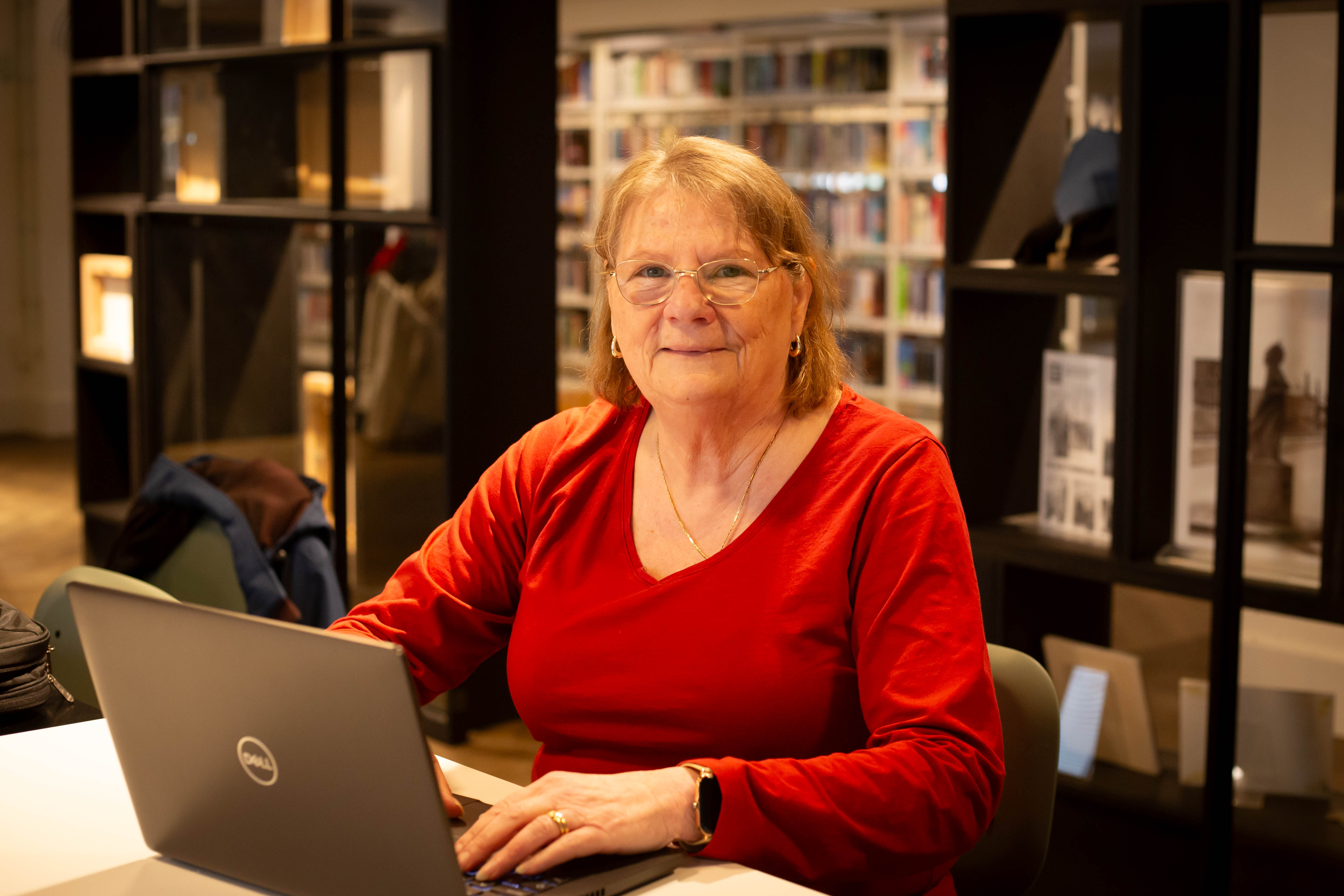 Gerda: “Het geeft mij meer rust dat ik weet hoe mijn DigiD werkt en dat ik in mijn zorgportaal kan. Ik ben op de computer zekerder geworden. Dat gevoel is heel fijn.”